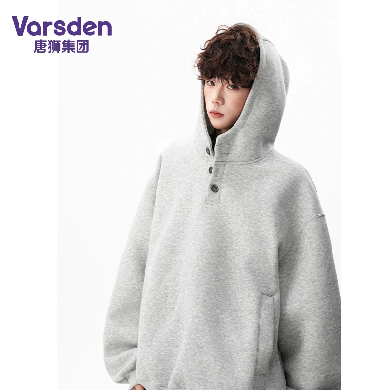 唐狮集团Varsden2025秋季爆款连帽高领纽扣卫衣男纯色韩系上衣