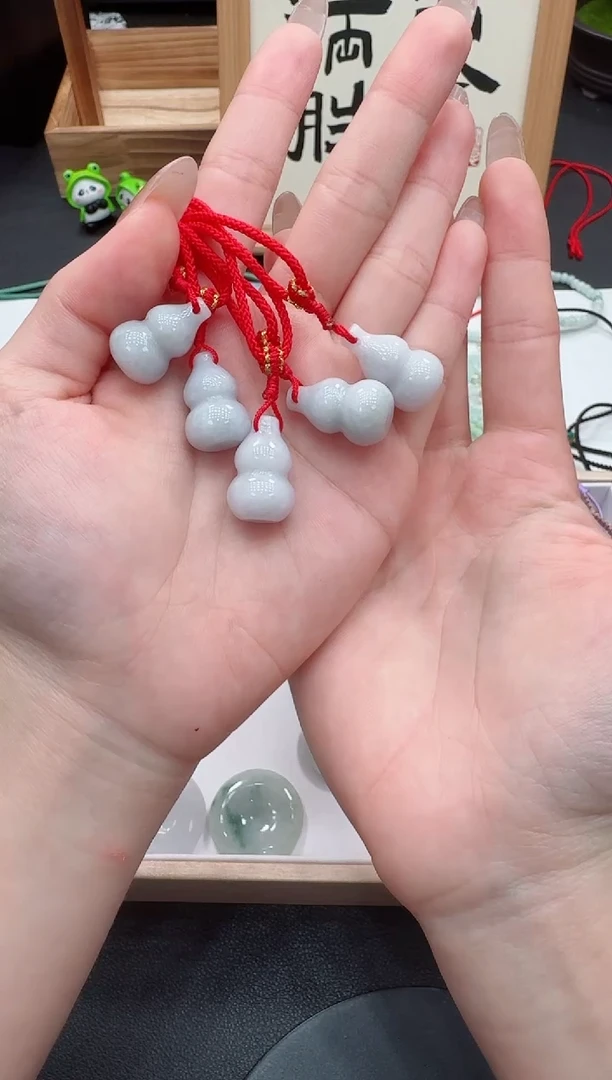 颈饰未镶嵌翡翠多样性发其一