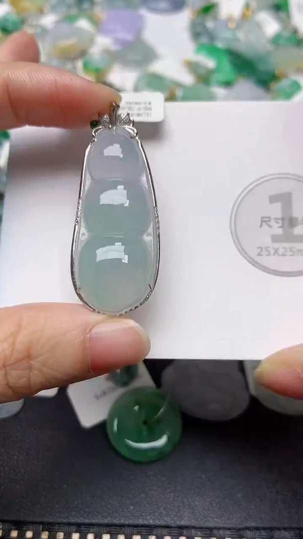 颈饰18K金镶嵌翡翠天然缅甸A货翡翠