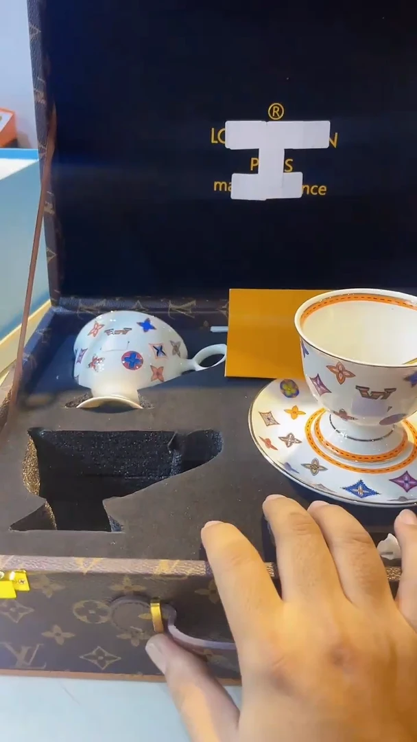 杯鸿辉家品牌瓷器，京东包邮！