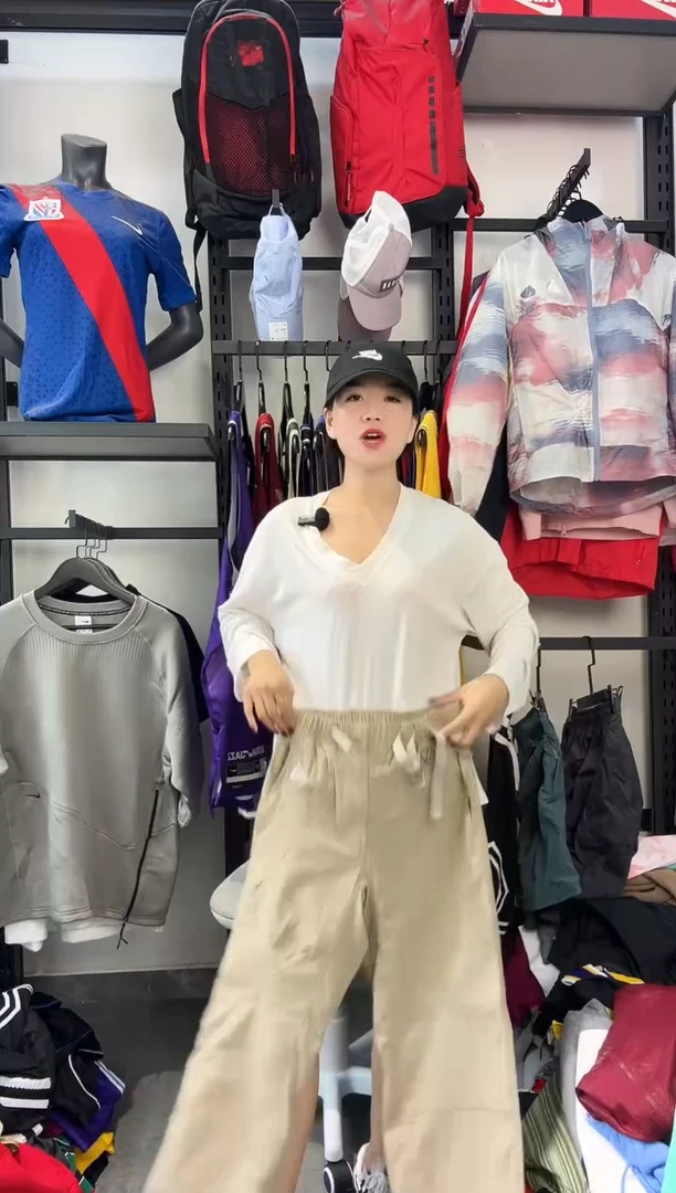588·编码 耐克卫衣服饰过款为准 尺码·S