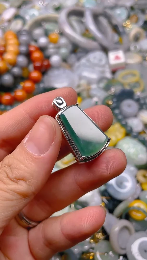 翡翠未镶嵌颈饰/Y/翡翠A货,一件也是批发价