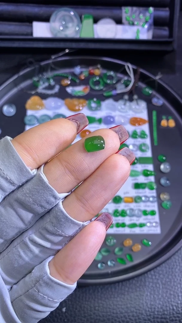 未镶嵌挂件翡翠马鞍