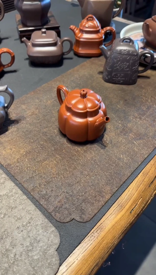 【闪购商品】紫砂茶壶繁花 朱泥