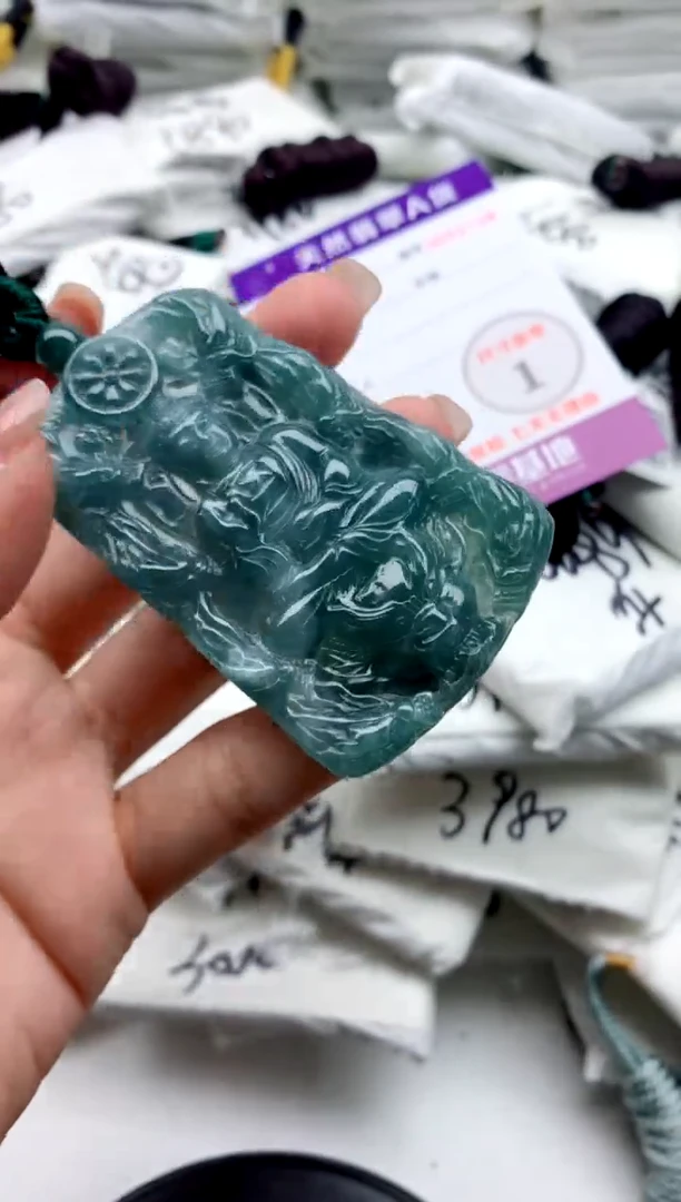 翡翠未镶嵌颈饰9999999999