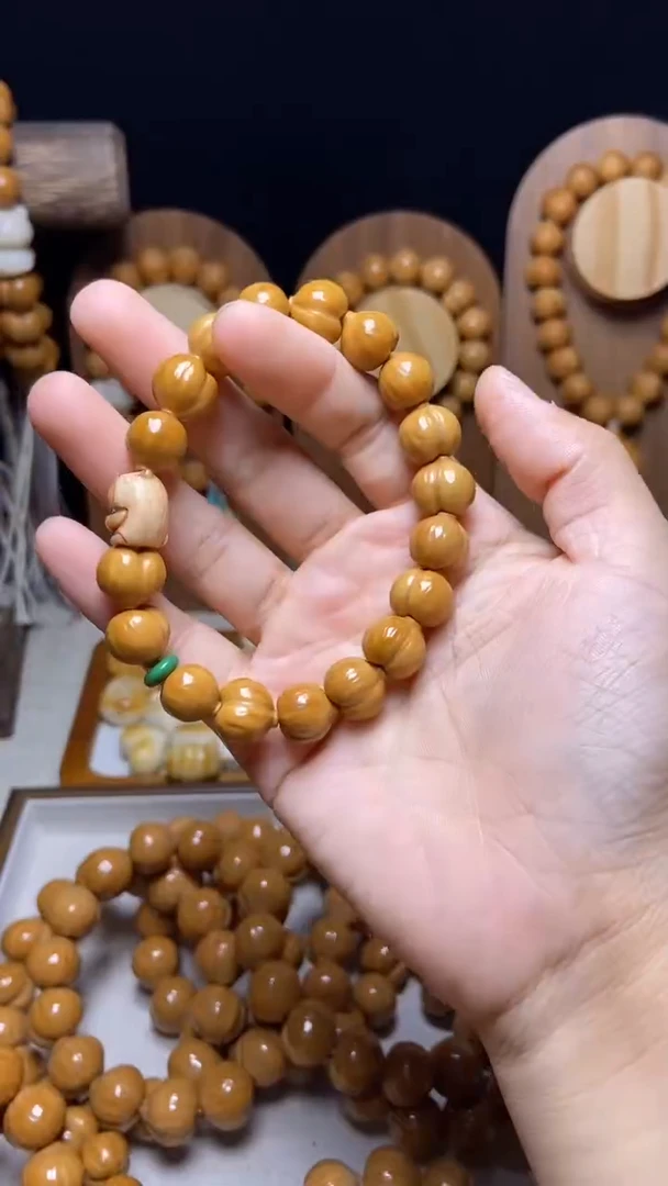 猴头核桃把件卡皮巴拉小手串