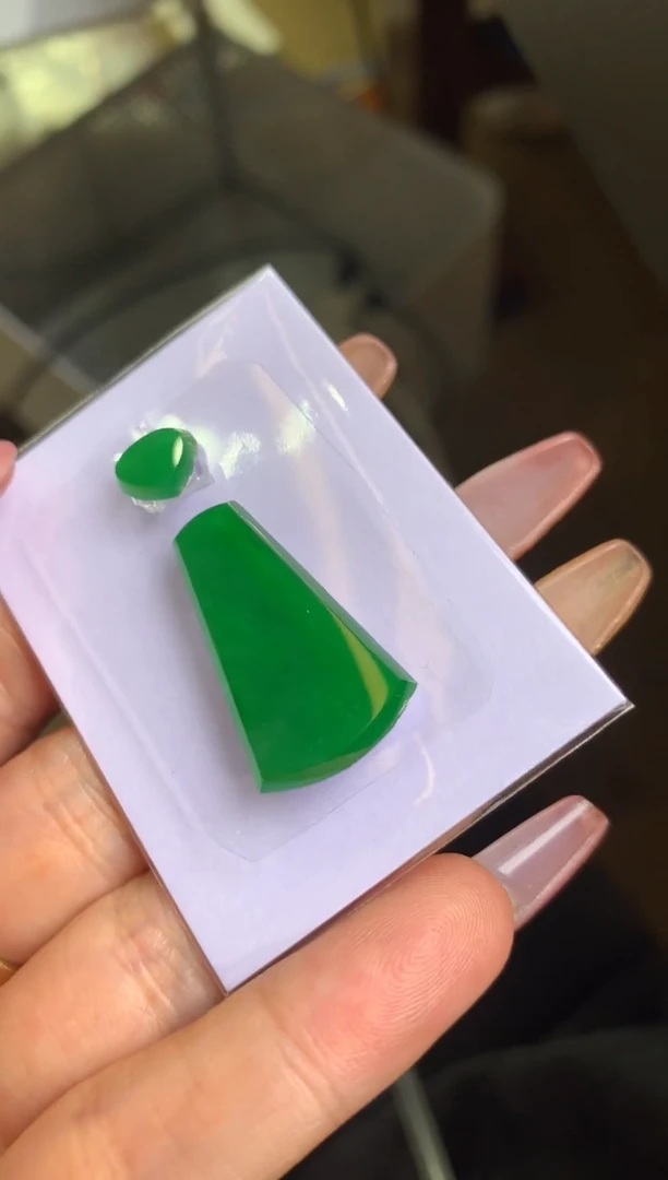 未镶嵌定制翡翠任*遥翡翠