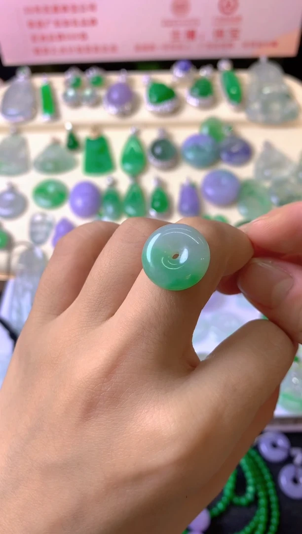 未镶嵌定制翡翠潘*毛货抛光