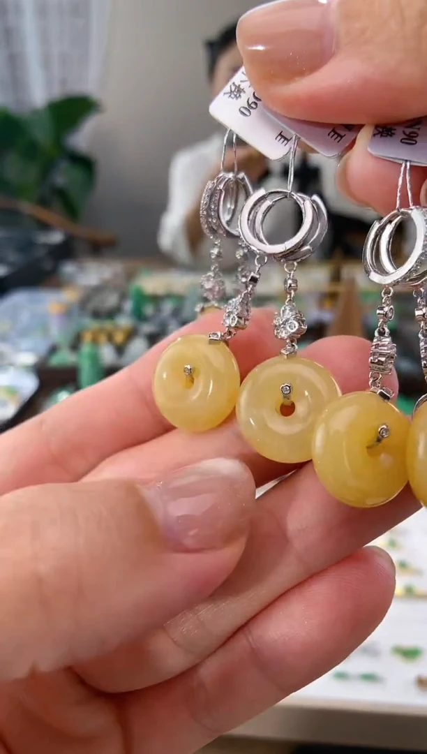 翡翠未镶嵌吊坠(不含链)耳饰一对 多样性发一