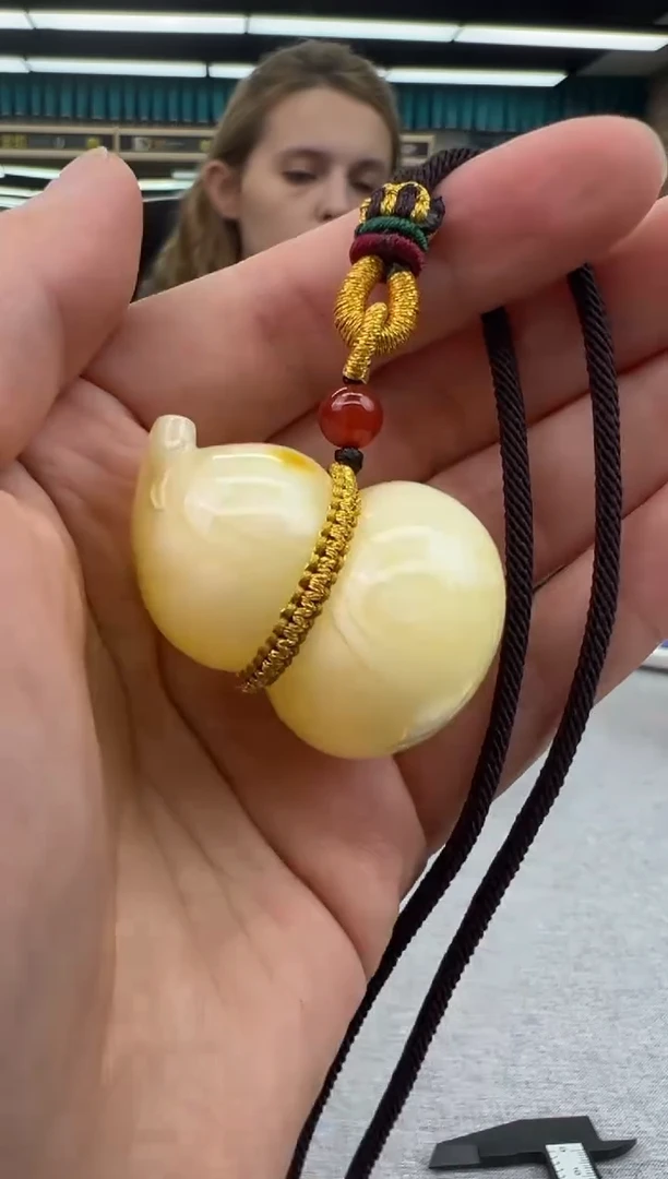 未镶嵌颈饰琥珀127秒拍号 假一罚三
