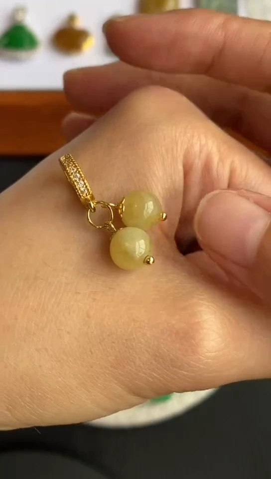 颈饰未镶嵌翡翠小提溜~