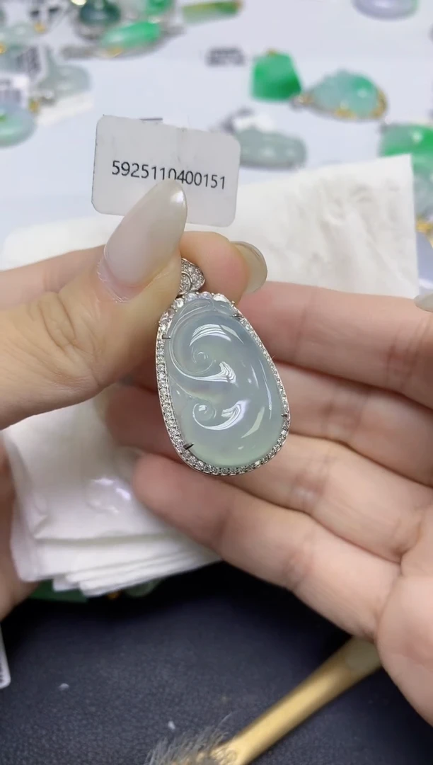 颈饰未镶嵌翡翠天然缅甸翡翠A货百元以上9元证书费自理