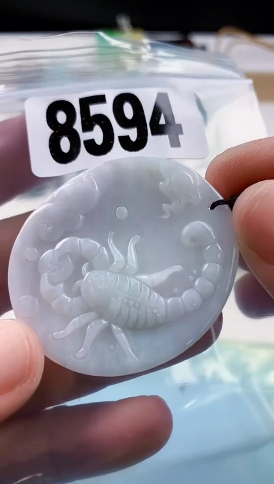 【闪购商品】翡翠挂件未镶嵌天然翡翠吊坠挂件