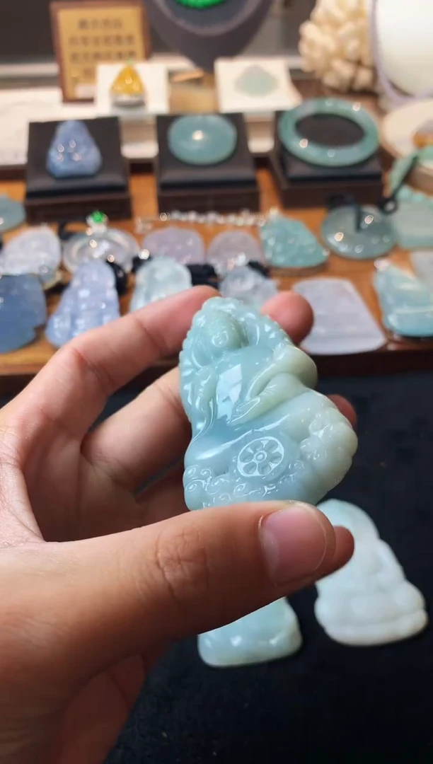 未镶嵌定制翡翠心****变   5059毛货不退不换