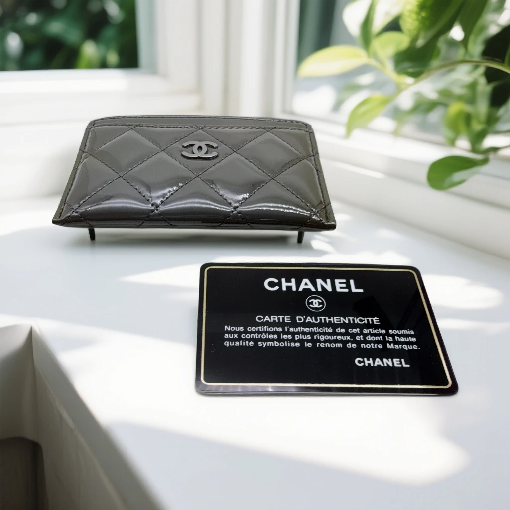 95新 Chanel/香奈儿  灰色漆皮卡包  1824 7692