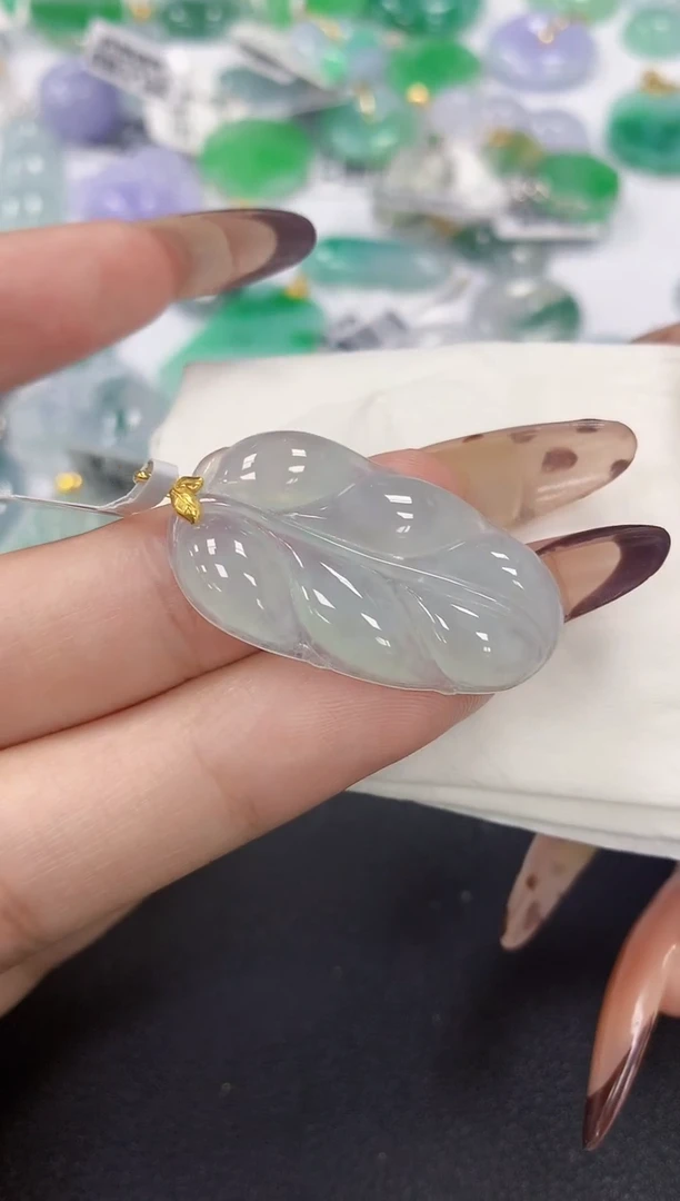 颈饰18K金镶嵌翡翠a货假一赔三支持复检百元上9元证书费自理