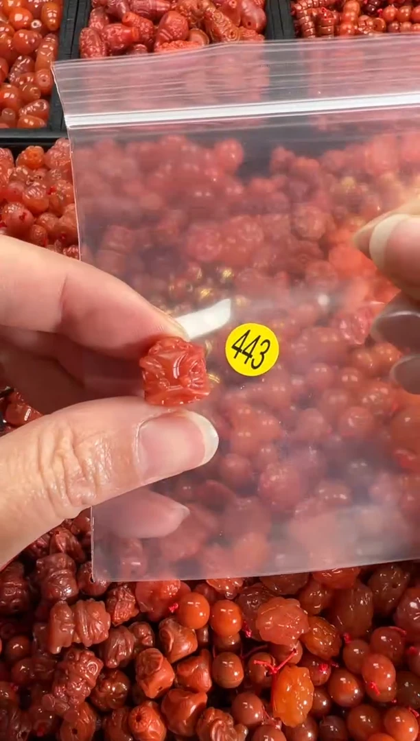 【闪购商品】南红玛瑙颈饰未镶嵌1