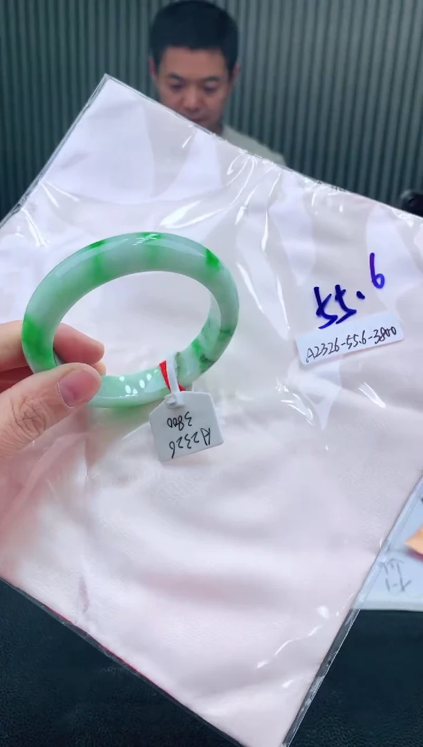 未镶嵌手镯翡翠55+