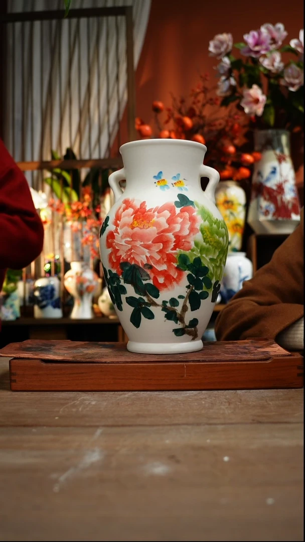 当代景德镇设计师釉下手绘陶瓷花瓶