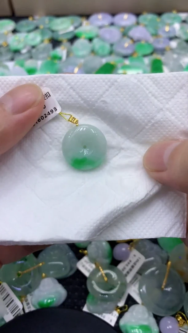 颈饰18K金镶嵌翡翠天然缅甸翡翠A货