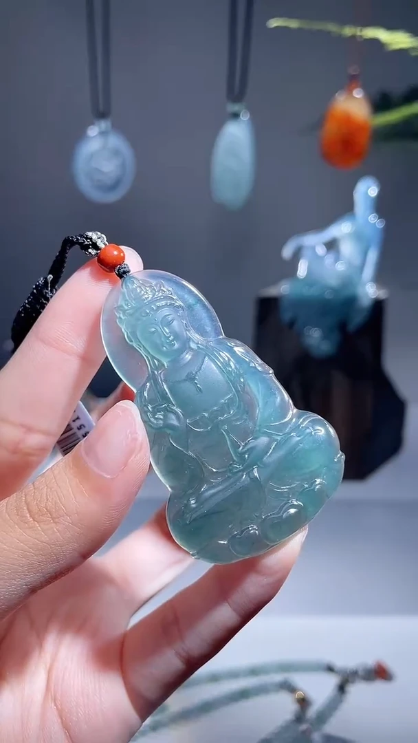 颈饰未镶嵌翡翠观音