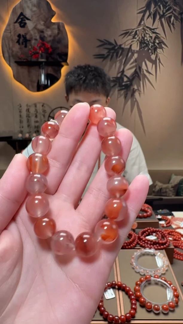 未镶嵌手串南红玛瑙一条约12mm 多样性发货