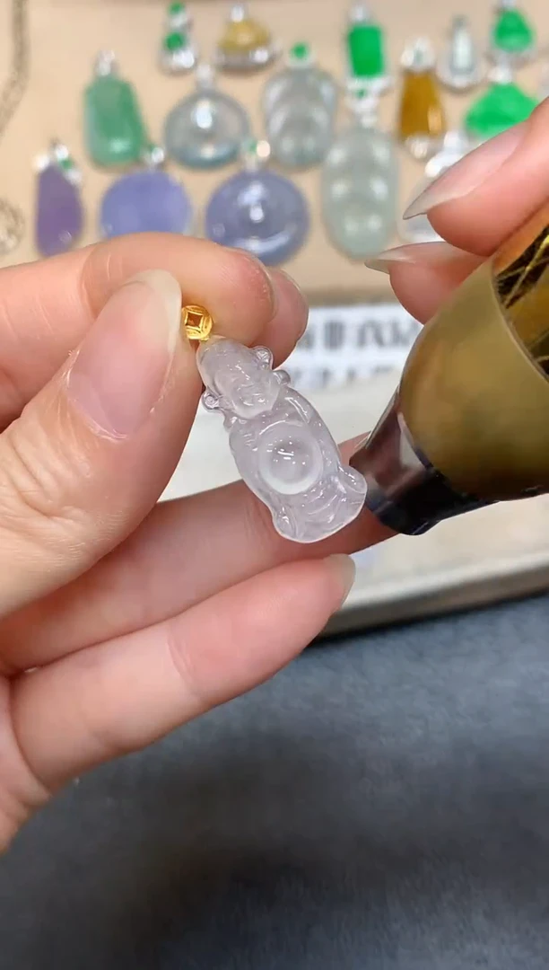 颈饰18K金镶嵌翡翠财神【无服务费