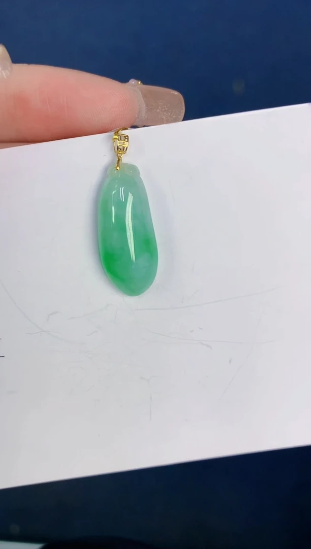 颈饰18K金镶嵌翡翠缅甸天然翡翠A货