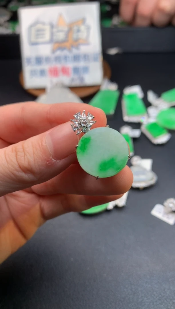 【闪购商品】翡翠颈饰银S925镶嵌翡翠