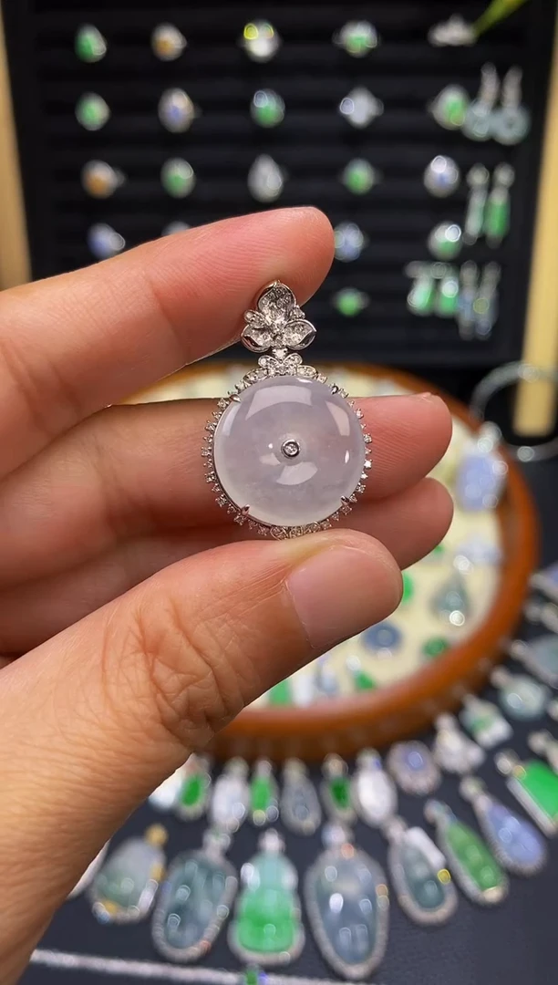 翡翠18K金镶嵌颈饰白冰平安扣吊坠