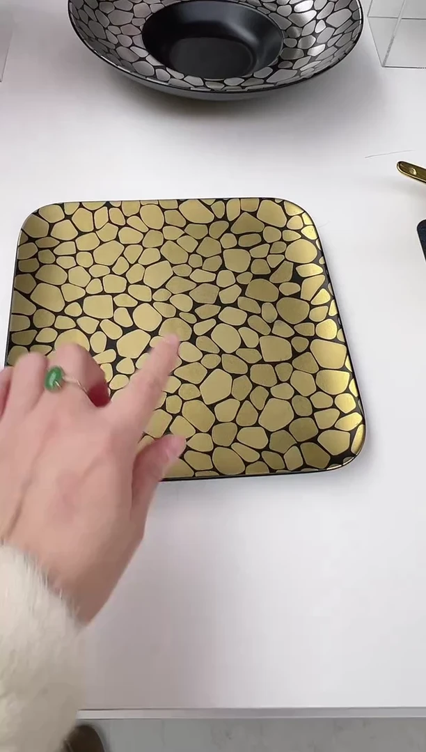 瓷瓷迪拜rak 方盘23cm 微瑕 金