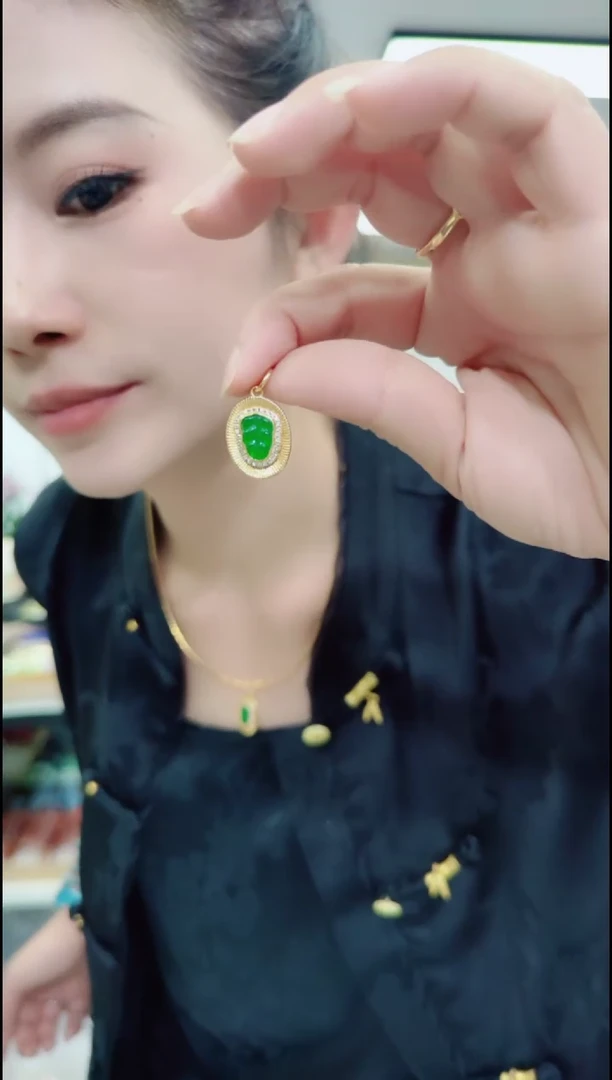 03151绿色叶子吊坠