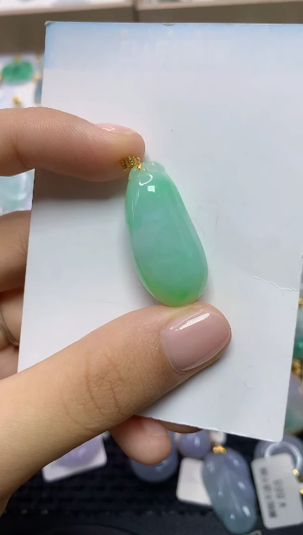 翡翠未镶嵌颈饰4534534534