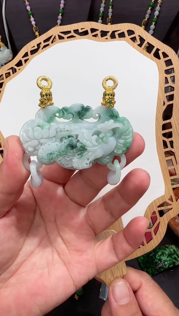 颈饰未镶嵌翡翠吊坠