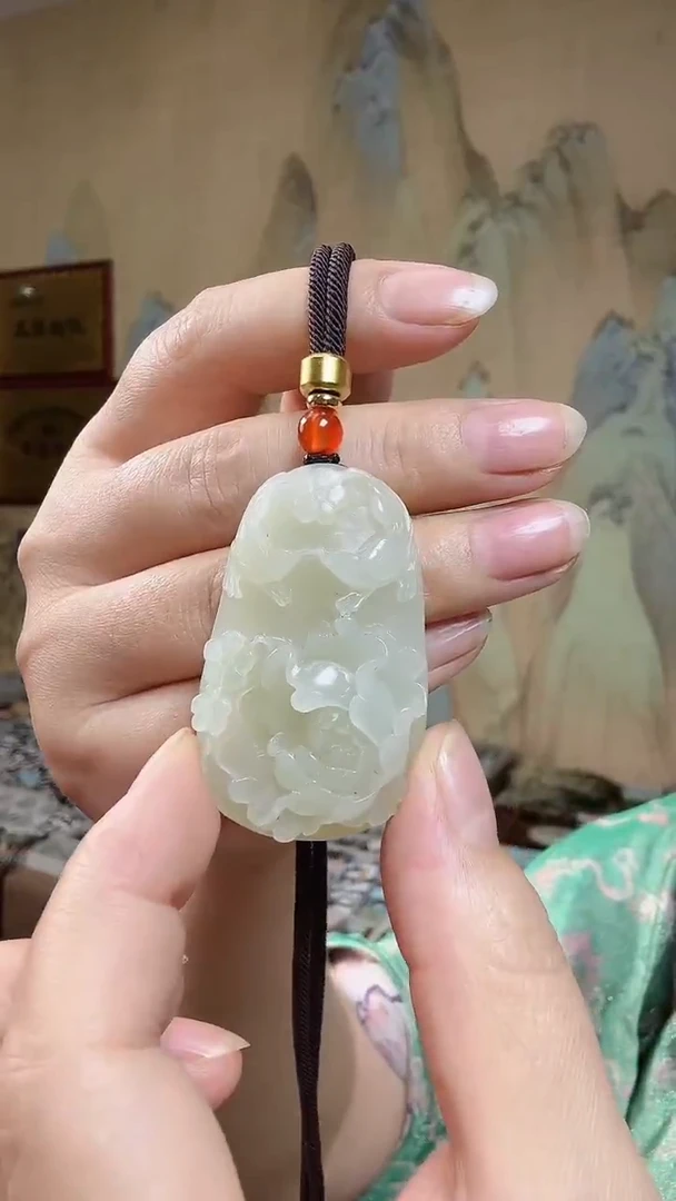 颈饰未镶嵌和田玉.