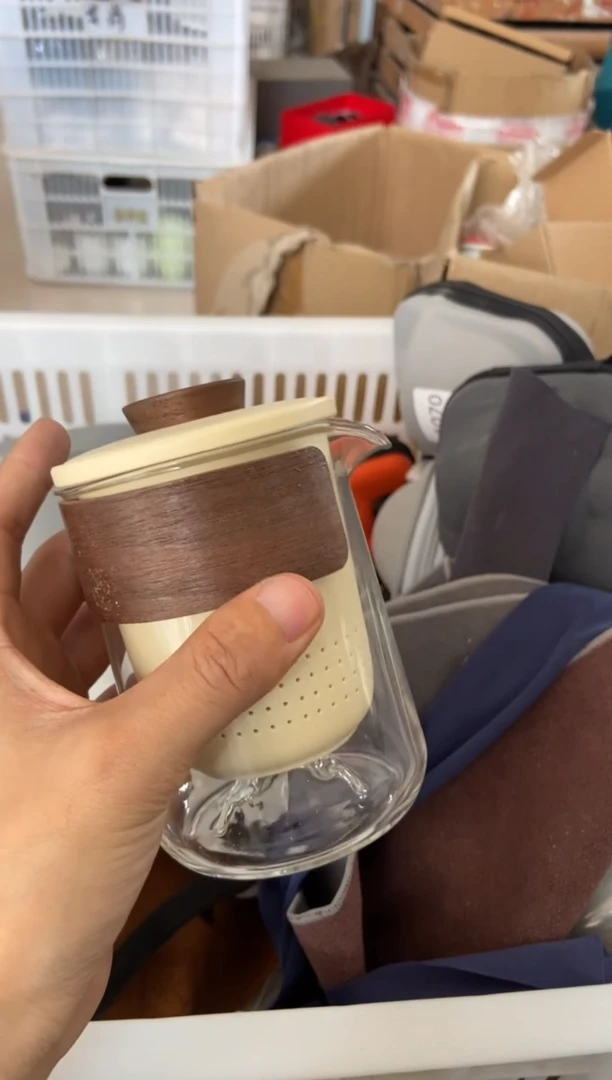 无运费险有瑕疵的摄影的产品有使用过的痕迹有点脏介意勿拍