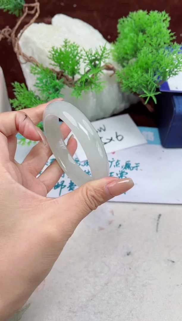 【闪购商品】石英质玉手镯未镶嵌176