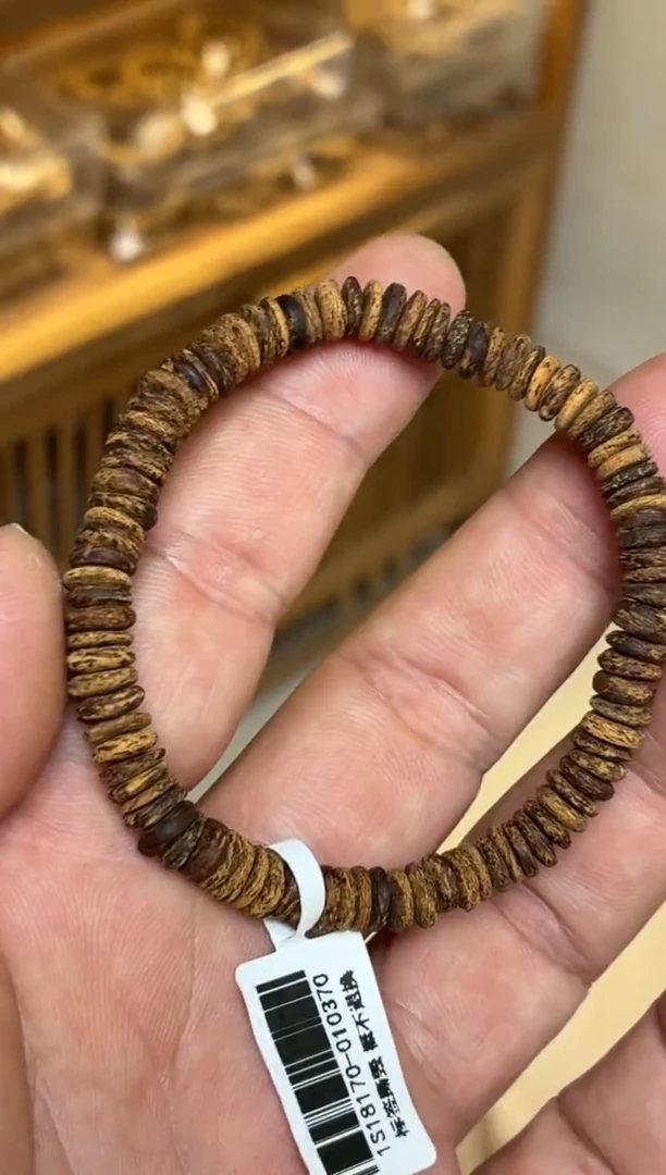 沉香手串 斯里兰卡红土沉随型单圈片片珠多样性发其一