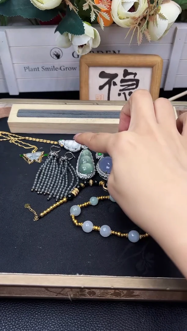 吊坠(不含链)18K金镶嵌翡翠勿拍