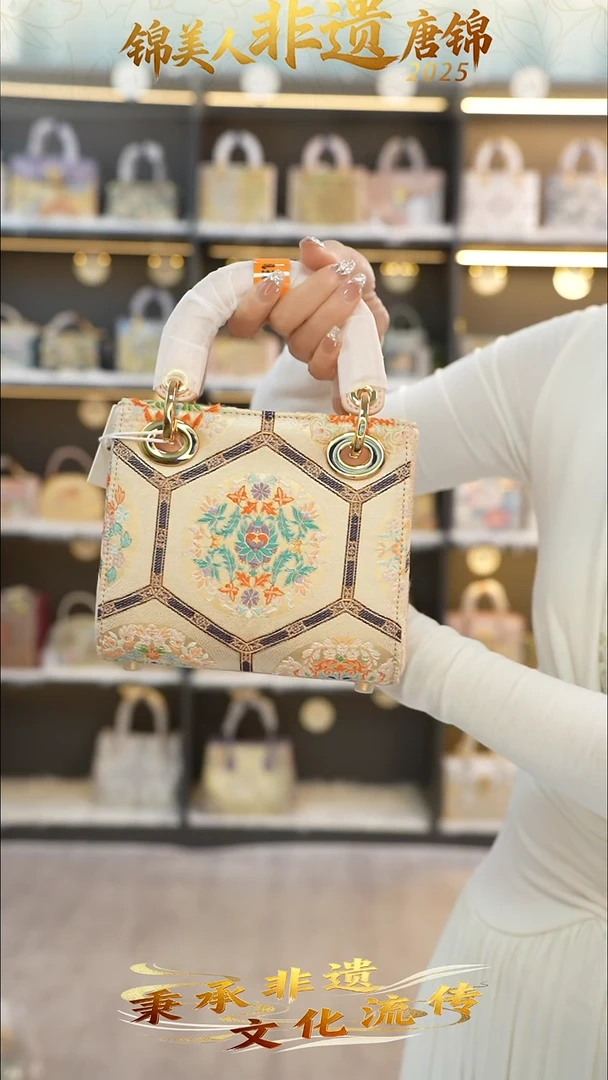 织绣35非遗唐锦小戴妃