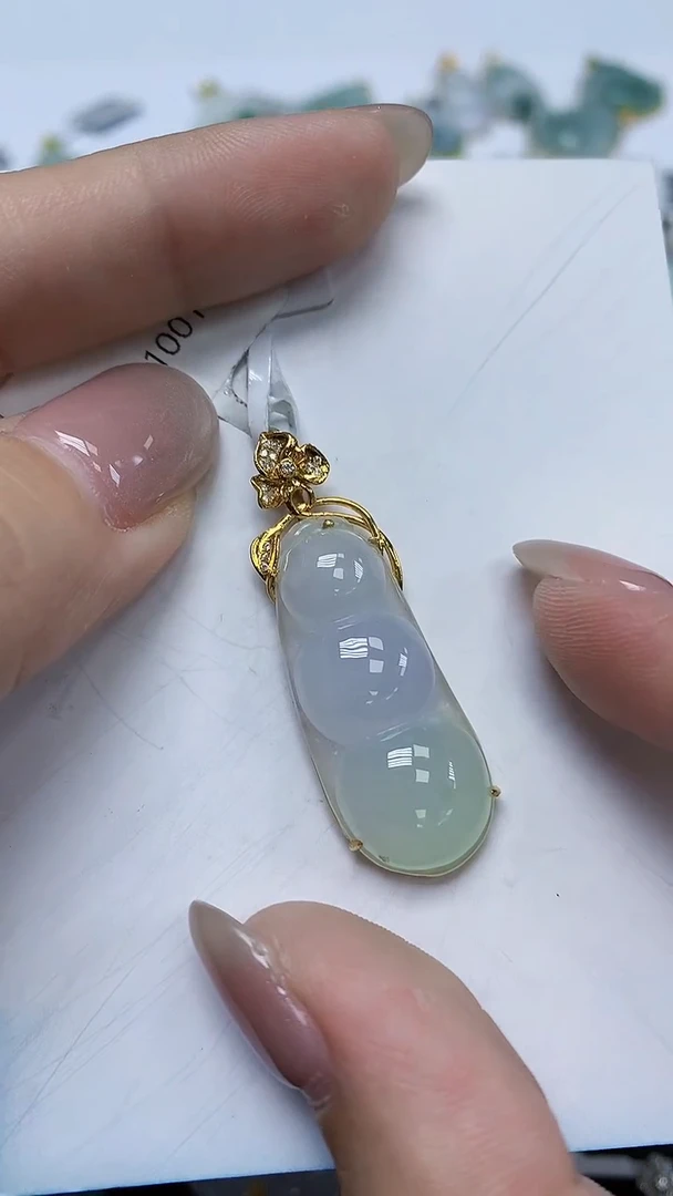 翡翠18K金镶嵌颈饰天然缅甸翡翠A货