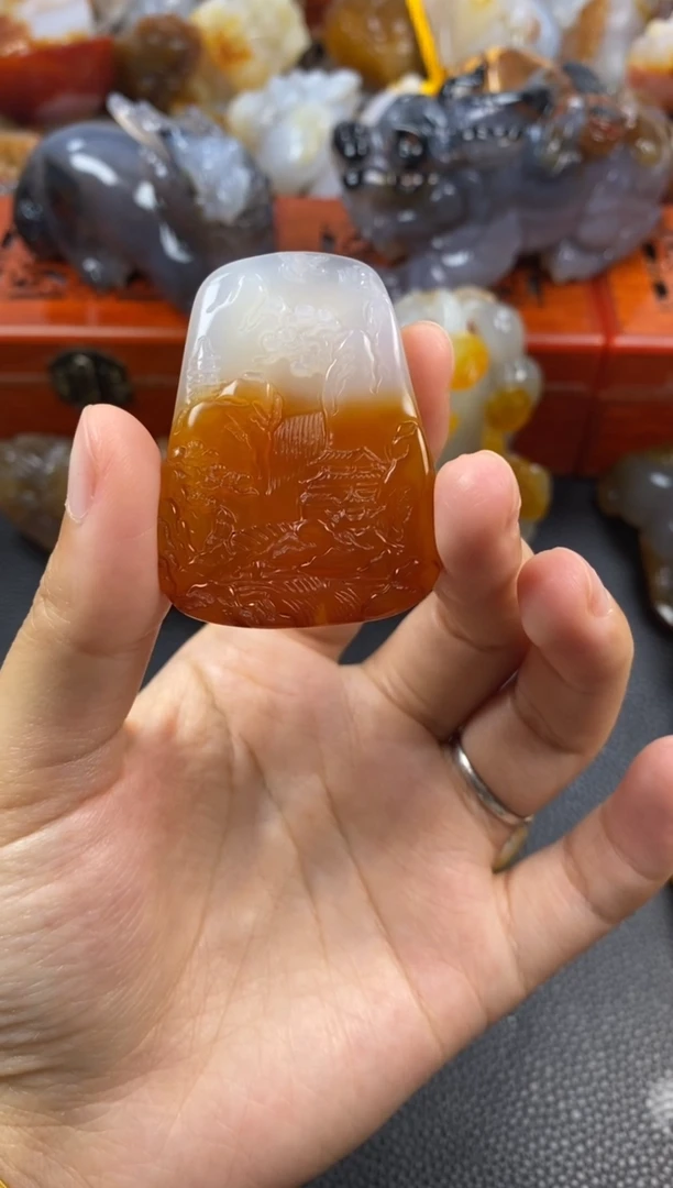 玛瑙/玉髓挂件未镶嵌江**哥1
