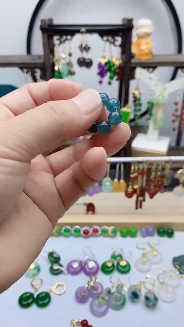 14K金镶嵌石英质玉（天山翠）耳饰999