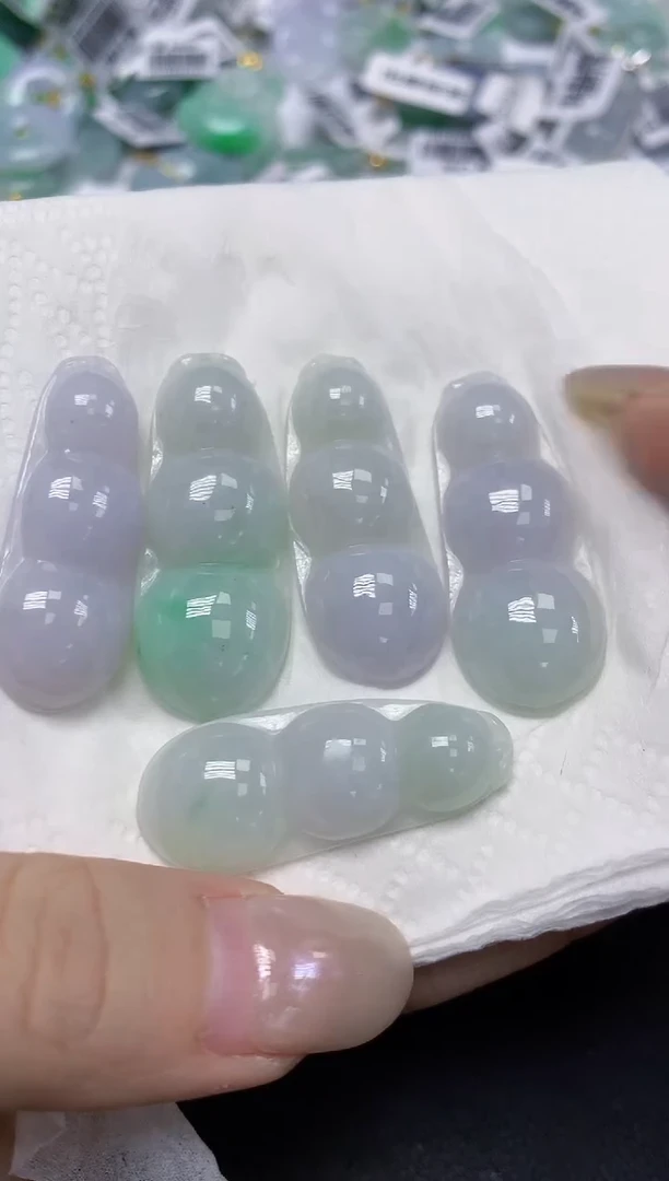 翡翠未镶嵌颈饰天然缅甸翡翠A货多样性发其一