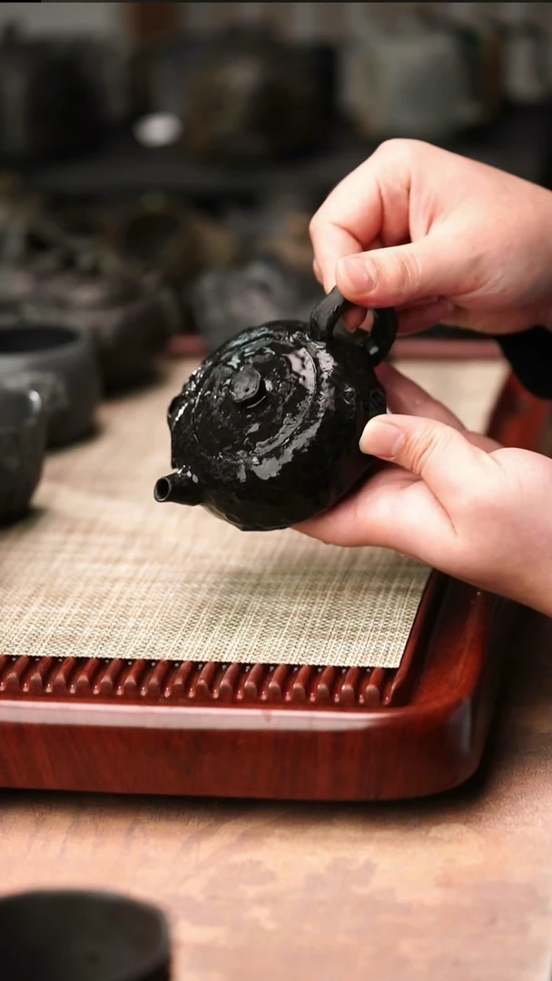 归玉堂冰碛岩重工雕刻三生壶180cc