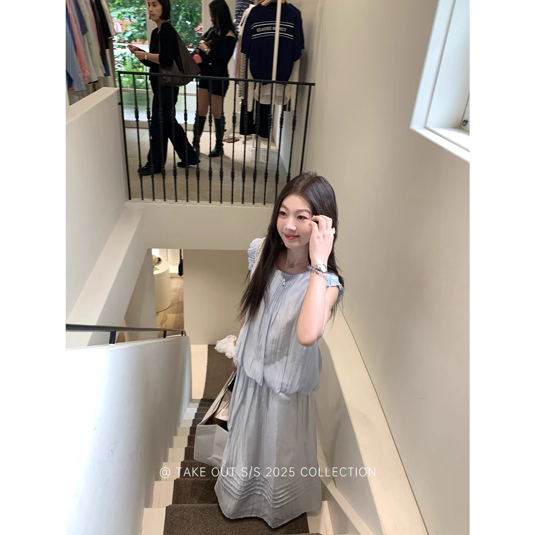 外卖到了「晴空琉璃」浅蓝色小飞袖背心花苞上衣天丝套装WM5FSZ10