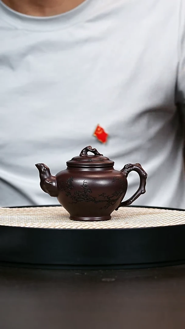 茶壶紫砂紫龙血梅报春