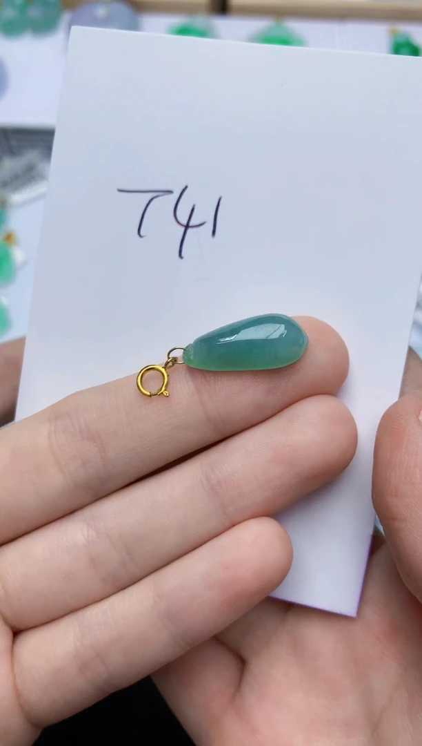 翡翠未镶嵌颈饰0000000000