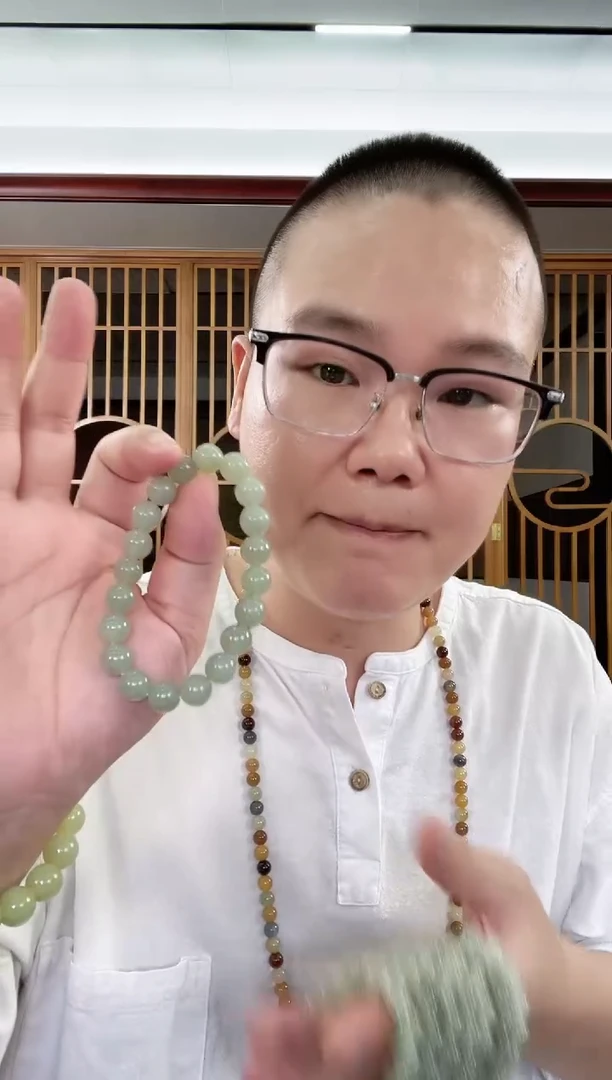 未镶嵌手链和田玉卡10且末青白 圆珠 多样性发一