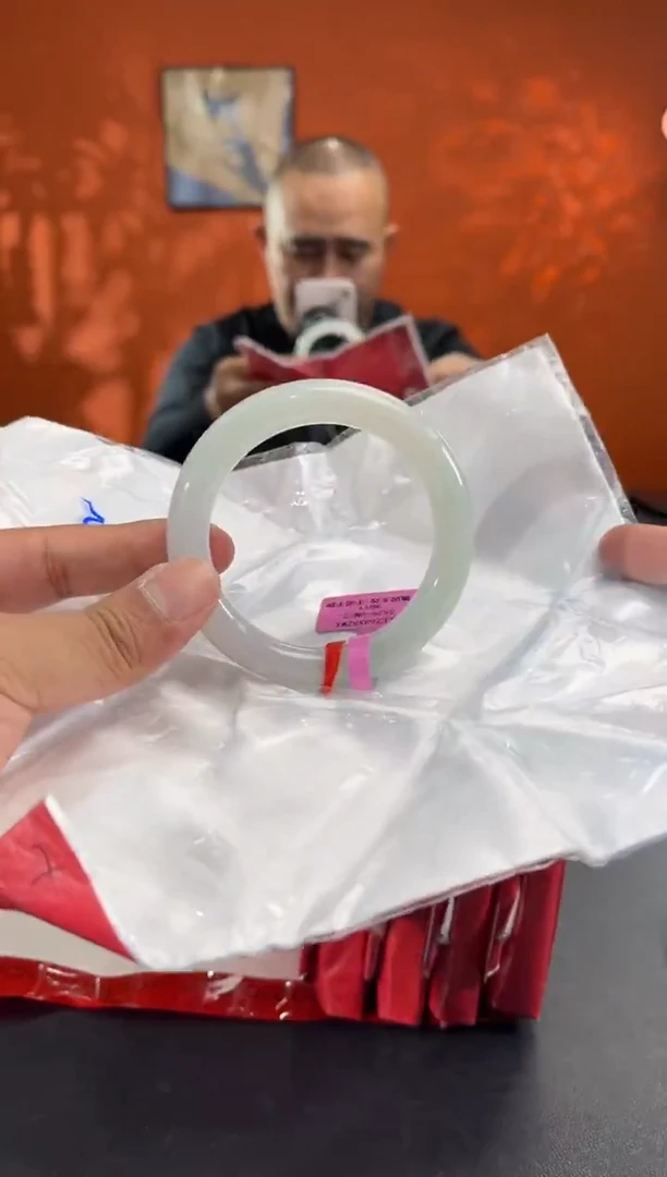 未镶嵌手镯翡翠翡翠手镯